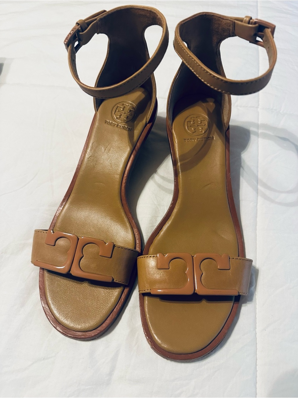 EUC! Tory Burch Tan Miller Wedge Sandals
